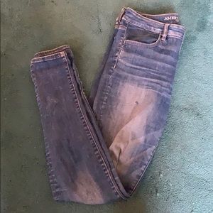 Women’s American Eagle jeans